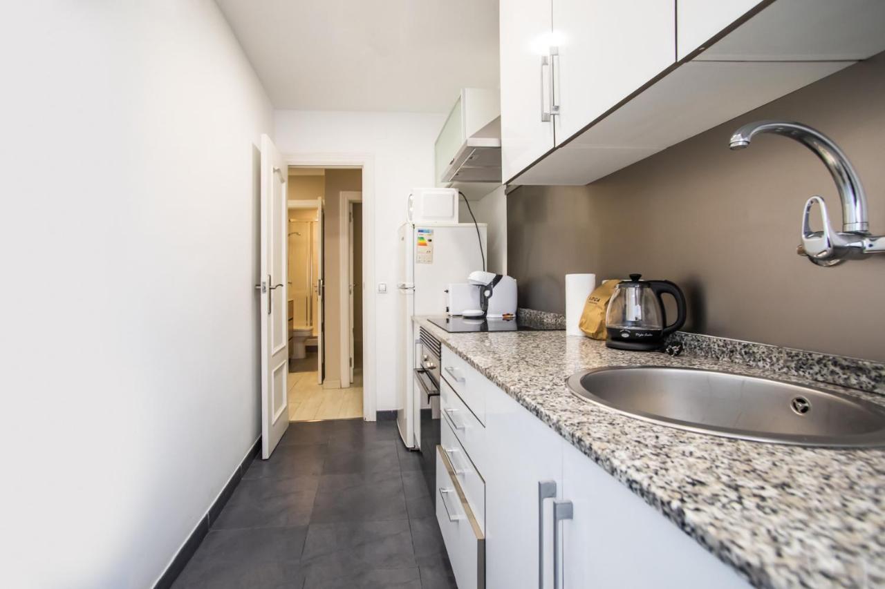 12tog1035 - Spacious Near Camp Nou Appartamento