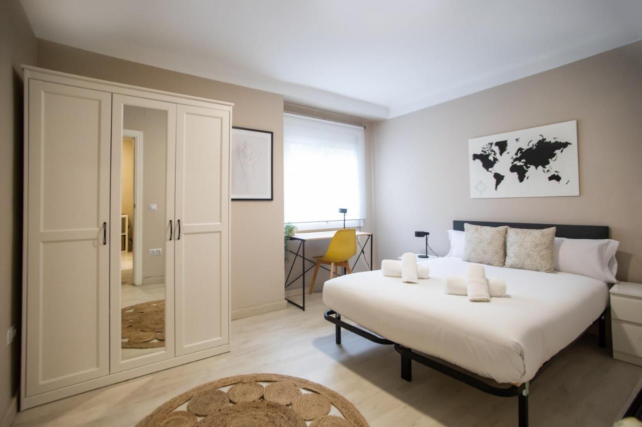 12tog1035 - Spacious Near Camp Nou Apartment L'Hospitalet de Llobregat